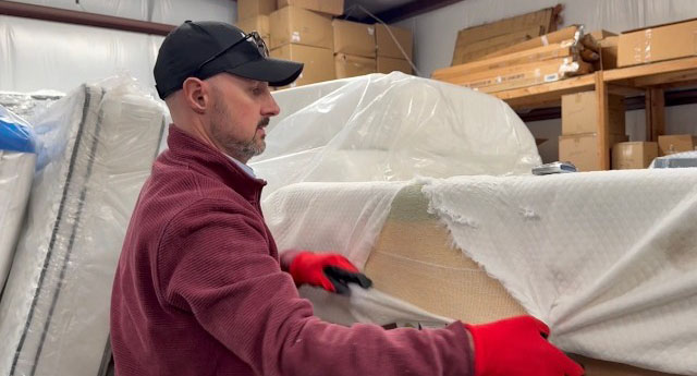Mattress Gallery Direct Cut Open an $800 Amazon Mattress… and What We Found Shocked Us